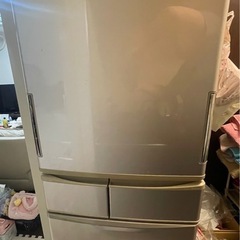 シャープ　ドラム式洗濯機と冷蔵庫の画像
