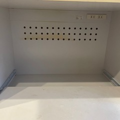 白　食器棚の画像