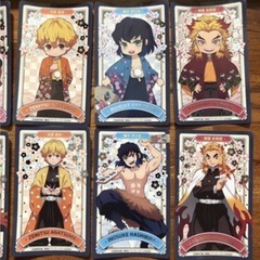 新品、未使用。 鬼滅の刃　限定シール　箔押し　18枚コンプセット。  の画像
