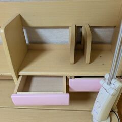 【8/18月曜までに引取できる方】学習机の画像