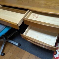 【8/18月曜までに引取できる方】学習机の画像