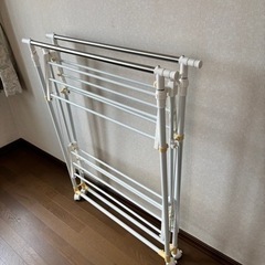 室内物干しの画像