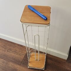 ￥500ニトリ トイレットペーパー ホルダーの画像