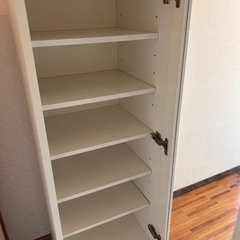食器棚の画像