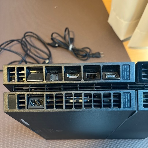 PlayStation4 ジェット・ブラック 
CUH-1100A