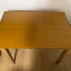 拡張式ダイニングテーブル + イス2脚の画像