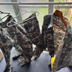 戦闘服と装備一式の画像
