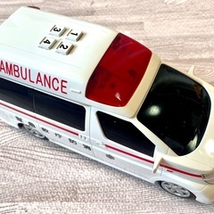 Toyco 光って音がなるエルグランド救急車　の画像