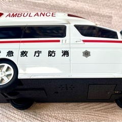 Toyco 光って音がなるエルグランド救急車　の画像