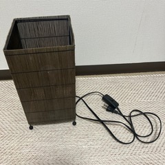 アジアンテイストなインテリアライトの画像