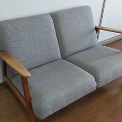 IKEA　二人掛けソファの画像