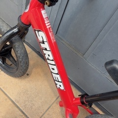 ストライダー　スポーツ　赤色　REDの画像