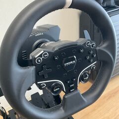 MOZA-R5ダイレクトドライブバンドルペダルとCIREAROAレーシングホイールスタンドの画像