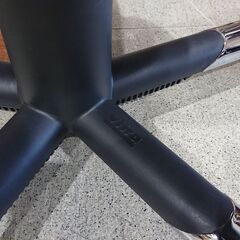 vitra｜ヴィトラ｜フィグラチェア｜本革｜デスクチェアの画像