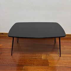 折りたたみテーブルの画像