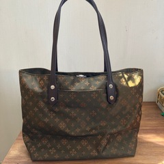 russet トートバッグの画像