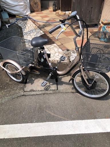 電動アシスト三輪車