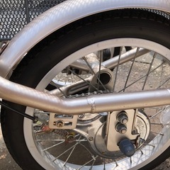 電動アシスト三輪車の画像