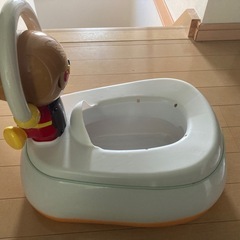 アンパンマンおまるおしゃべり付きの画像