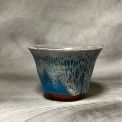 暗闇で光る陶器の画像