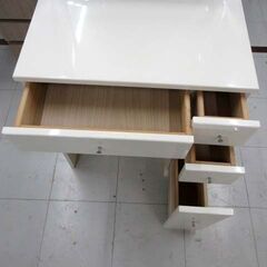 使用感あり ドレッサー 幅60×奥行40×高さ125cm 椅子付き コンセント通電確認済み エナメル調 ホワイト系 苫小牧西店の画像