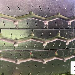 【ほぼ新車外し】200系 ハイエース15インチ タイヤ 4本 ホイールキャップ付の画像