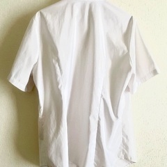白ワイシャツ　レディース　ニッセン　ボタン全部付いています　破れ無し　美品の画像