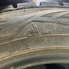 タイヤ4本の画像