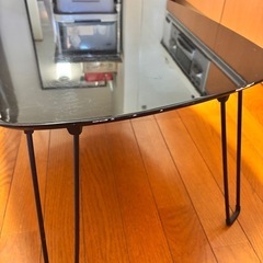 黒テーブルの画像
