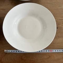 中古品　白いお皿4枚セットの画像