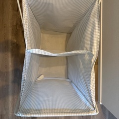 IKEA TORKIS ランドリーバスケット　白　高さ69cm×47cm×34cmの画像
