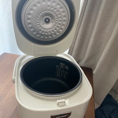 炊飯器の画像