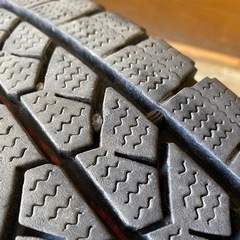 2022年製 山あり　ブリヂストン BLIZZAK VL1 195/80R15 107/105L LT 1本 中古 スタッド
レスタイヤの画像