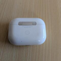 AirPods Pro 本体と充電ケース　ブルートゥースイヤホンの画像
