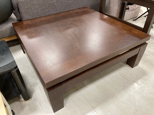 取りに来れる方限定！Cassina ixc.（カッシーナ・イクスシー）のローテーブルです！