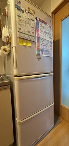 お値引きします。。どなたか。。冷蔵庫、棚、シングルベッド、食器棚etc