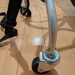 ミニチュアダックス用4輪車椅子の画像