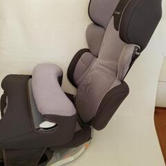 COMBI ジュニアシートの画像
