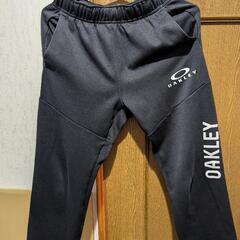 オークリー　ジャージ上下　ジュニア150　黒　バックプリント　OAKLEYの画像