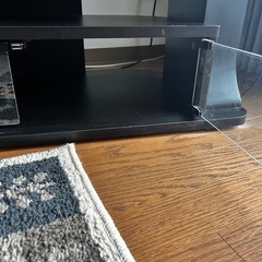黒　テレビ台　シンプル　ガラスのドアの画像