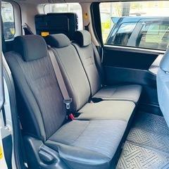 トヨタ ヴォクシーZ 4WD、ETC、バックカメラ、ナビ、TV、HID、リモコンキー、3列シート、CVT、アルミホイール、CDプレーヤー接続、盗難防止システム、衝突安全ボディ、ABS（車検付き）の画像