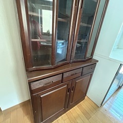 【無料】食器棚の画像