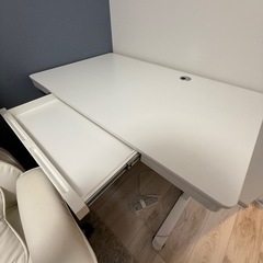 昇降式テーブルの画像