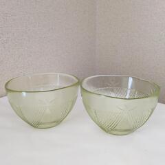 ガラス鉢2つの画像