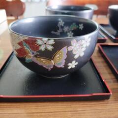 器とお盆5つセットの画像