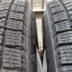 条件付き　深溝極上２０２３年ブリヂストン冬タイヤアルミホイールセット１４５／８０Ｒ１３　４本セットの画像
