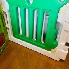 ベビーサークル　はらぺこあおむしの画像