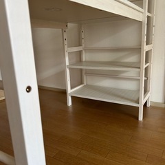 美品★収納ラック付きデスクの画像