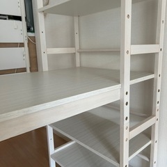 美品★収納ラック付きデスクの画像