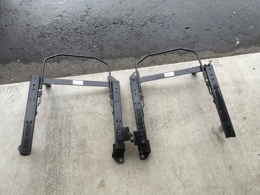 他で決まりました。JB23 ジムニー シートレール 左右　JB43 JB33 JM23